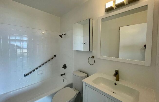 1 bed, 1 bath, 600 sqft, $2,850, Unit 04