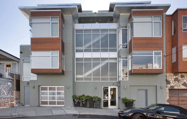 2BR/2.5BA Stunning Noe Valley Condo, w/Private Patio, Cul-De-Sac Street!  Downtown Views! Elevator! PROGRESSIVE