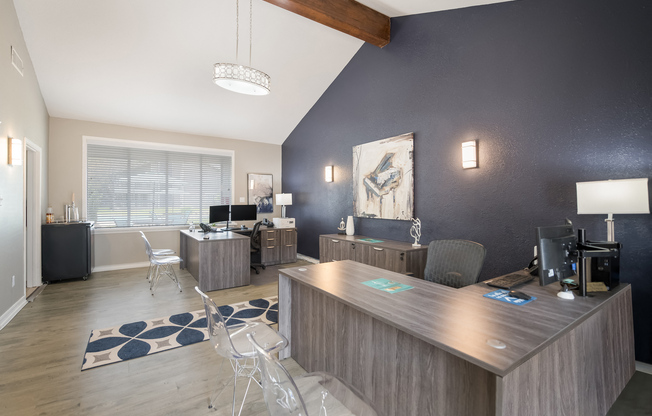 Leasing Office Interior 1 at Laurel Parc in Shreveport, LA