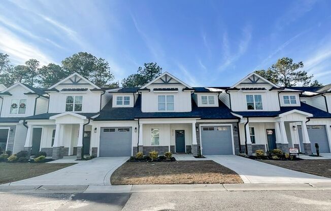 Availabe Now! 4 Bedroom 3 Bathroom Townhome