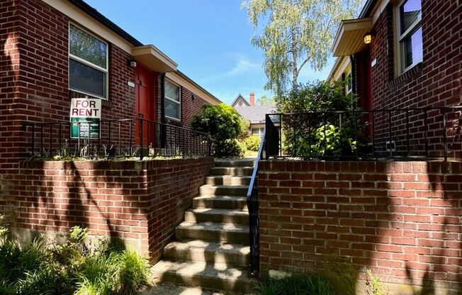 NW Portland 1 bed, 1 bath Apt