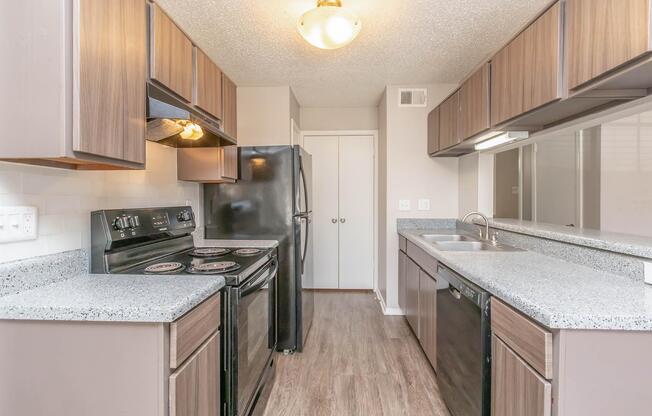 2 beds, 2 baths, 1,044 sqft, $1,600