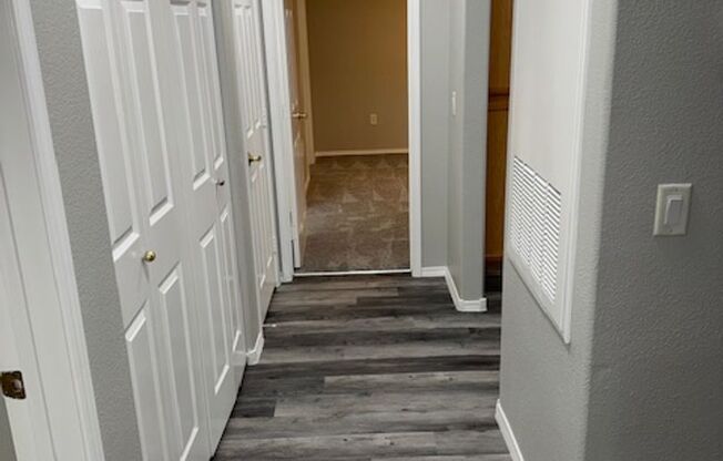 2 beds, 2 baths, $1,400, Unit Unit 2127, Bldg 32