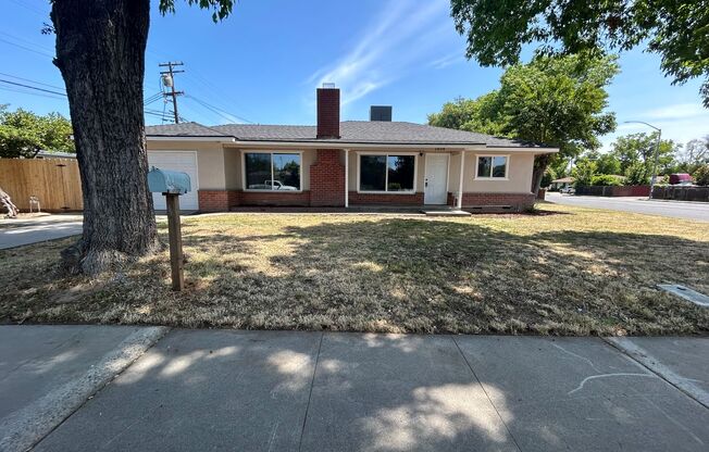 1404 GRAPE AVE