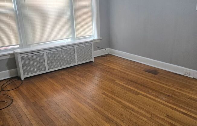 832-34 S Oakley Blvd.