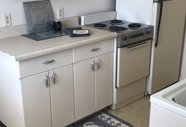 2 beds, 1 bath, 740 sqft, $775, Unit 1500-203