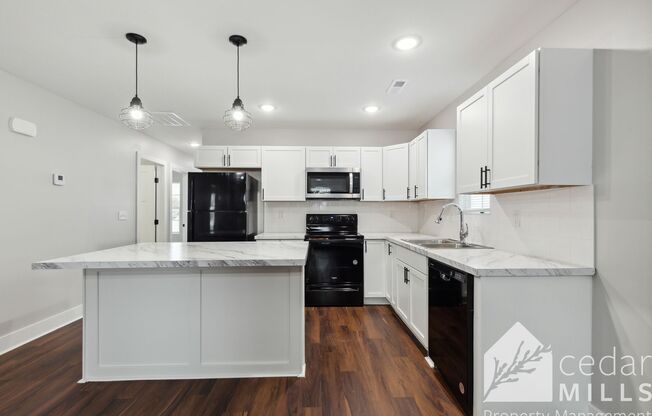 Upper Level 3 bed 2 bath duplex unit available NOW!