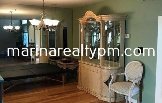 Gorgeous 3 bedroom 2.5 bath 2 story Townhome in Glen Cove -Available Now