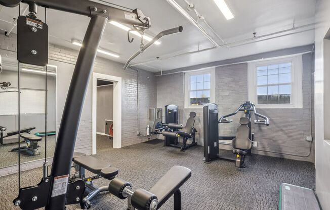 2 beds, 1 bath, 975 sqft, $1,900, Unit Royal York 102