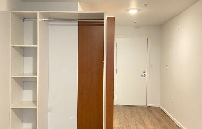Studio, 1 bath, 175 sqft, $1,495, Unit 1202