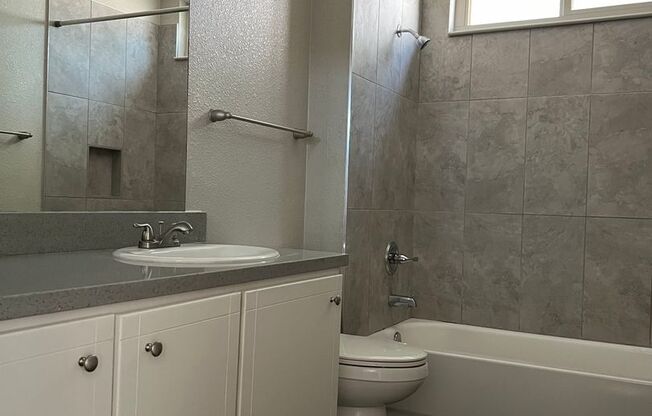 2 beds, 2 baths, 950 sqft, $1,600, Unit 85