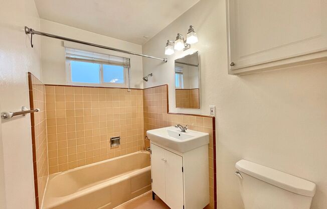 1 bed, 1 bath, $1,495, Unit 06