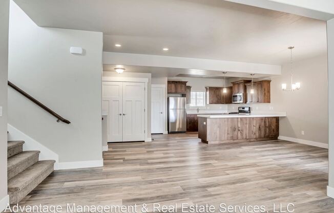 1709 E Aspen Loop