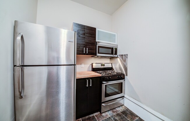 2 beds, 1 bath, $1,150, Unit Apt 1