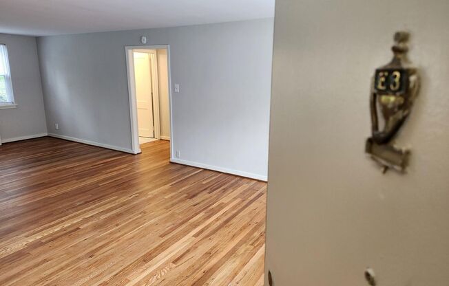 2 beds, 1 bath, 897 sqft, $2,335, Unit E-03