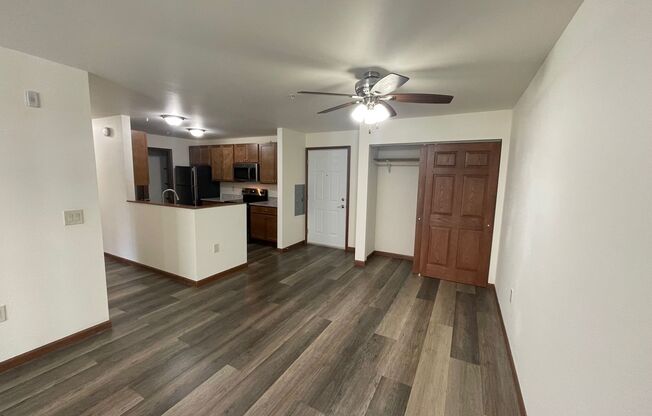 2 beds, 2 baths, 1,040 sqft, $1,595, Unit 3148-205