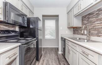 2 beds, 1 bath, 853 sqft, $1,049