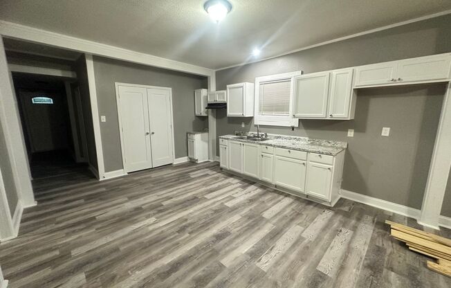 Cute 4 Bed 2 Bath Home for RENT in Dallas!