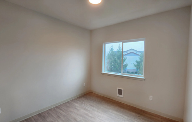 2 beds, 1 bath, 913 sqft, $1,900, Unit B-306