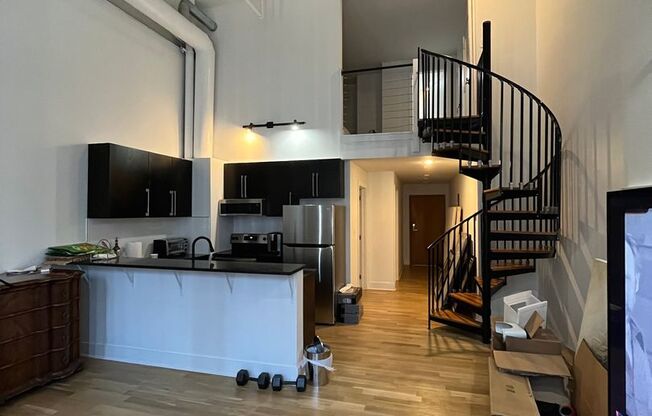 3 beds, 2 baths, 1,600 sqft, $2,495, Unit 519