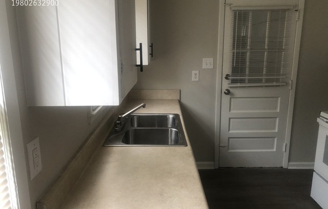 1925 KENNESAW DR