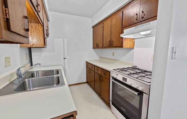 1 bed, 1 bath, $925, Unit 310