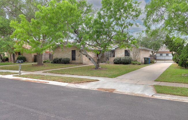 3121 Seafoam - 4/bedroom 2/bathroom - $2,100/monthly