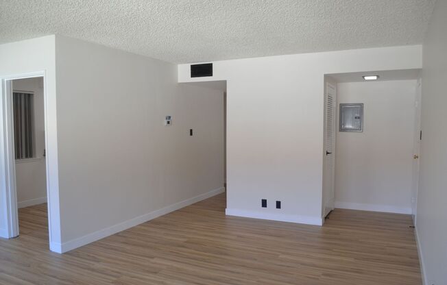 Bright, Spacious 1,160 sq. ft. 2 Bedroom 2 Bath Apt. with MODERN WOOD STYLE FLOORS THROUGHOUT, Garden View Patio, WASHER/DRYER HOOKUPS, Six Closets, GRANITE AND MARBLE COUNTERS, Friendly On-Site Maintenance, and ARCADIA SCHOOLS