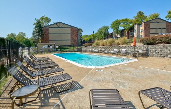 Canyon Creek Apartments - Swimming Pool