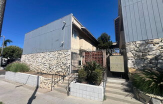 2190 LOCUST AVE