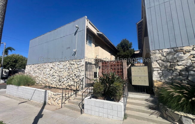 2190 LOCUST AVE