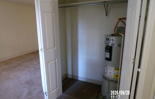 2 beds, 1 bath, 754 sqft, $1,577, Unit 137-210