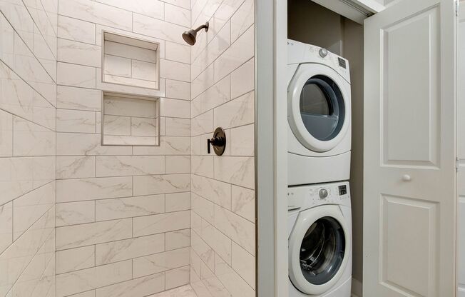 1 bed, 1 bath, $1,400, Unit # 407