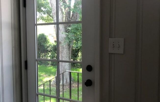 Marvelous, Newly Renovated 3 Bed 3 Bath Home in the Heart of Midtown Savannah