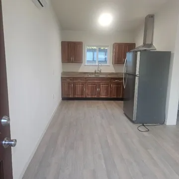 1600 MONTH STUDIO W KITCHEN