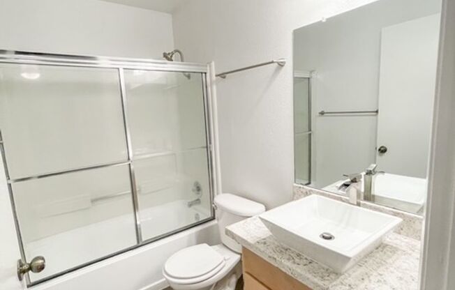 2 beds, 2 baths, 1,016 sqft, $1,840, Unit 1690-110