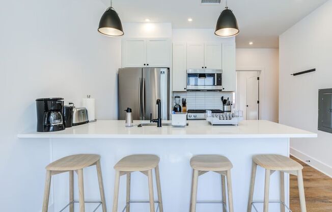 1 bed, 1 bath, 100 sqft, $1,400, Unit Suite 3 - Unit 2