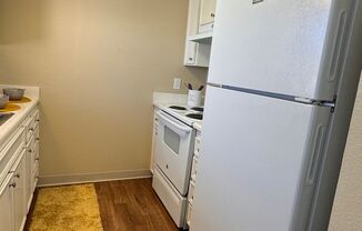 2 beds, 2 baths, 882 sqft, $2,295, Unit 07