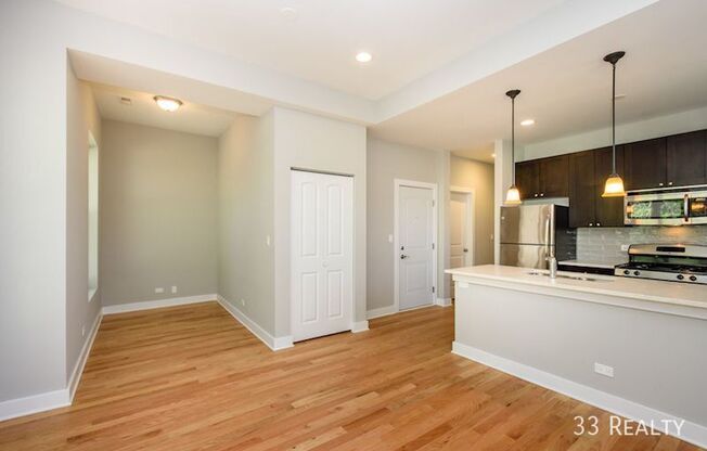 2153 W OHIO ST