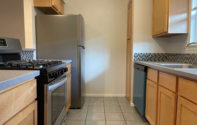 2 beds, 1 bath, 992 sqft, $1,414, Unit ABB-1-221