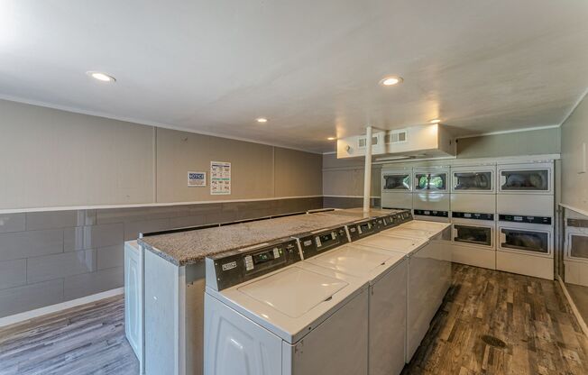 3 beds, 2 baths, 1,100 sqft, $1,495, Unit 251