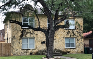 W. Mistletoe Ave-1702