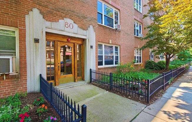 80 STRATHMORE RD