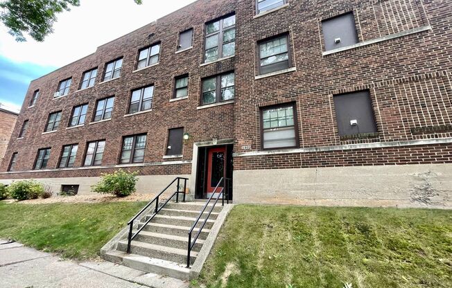 1805 E Park Pl.