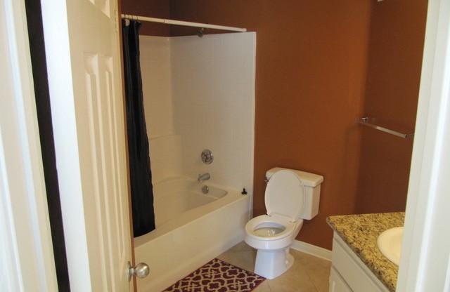 8232 STA VLG LN