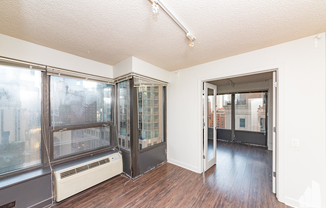 30 E Huron St
