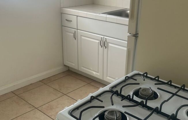 Studio, 1 bath, $1,600, Unit Apt 2