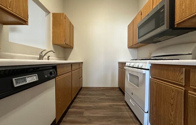 2 beds, 1 bath, 1,150 sqft, $960, Unit 3-08