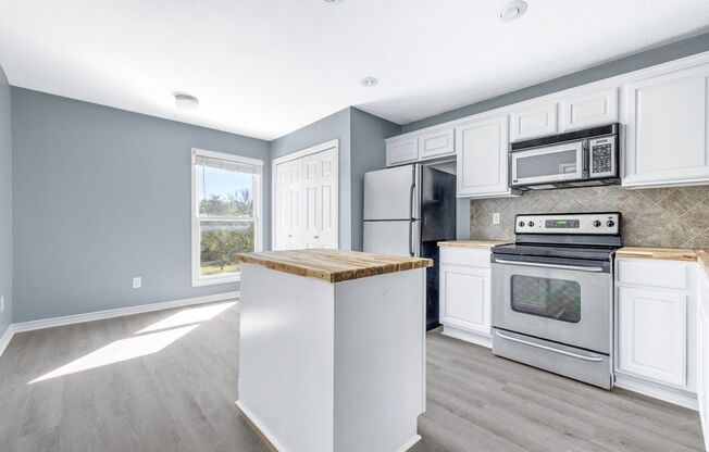 Carriage Place Square