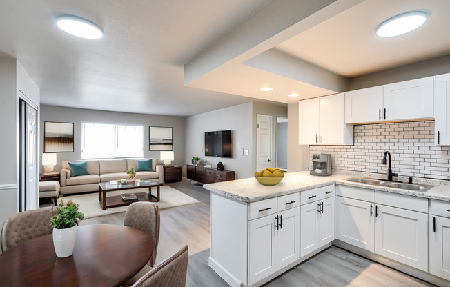 2 beds, 1 bath, 850 sqft, $1,199, Unit CC205